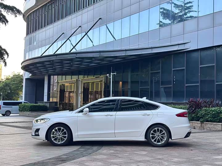 Ford Mondeo, 2021 — фото 5 из 9