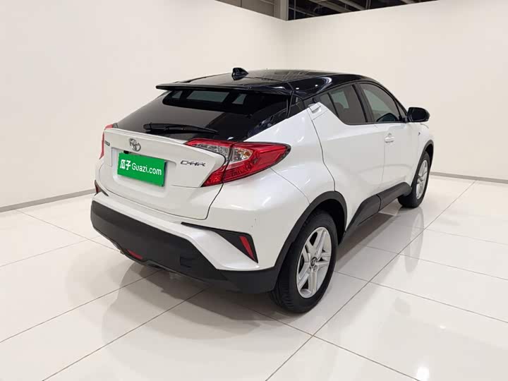 Toyota C-HR, 2021 — фото 4 из 9