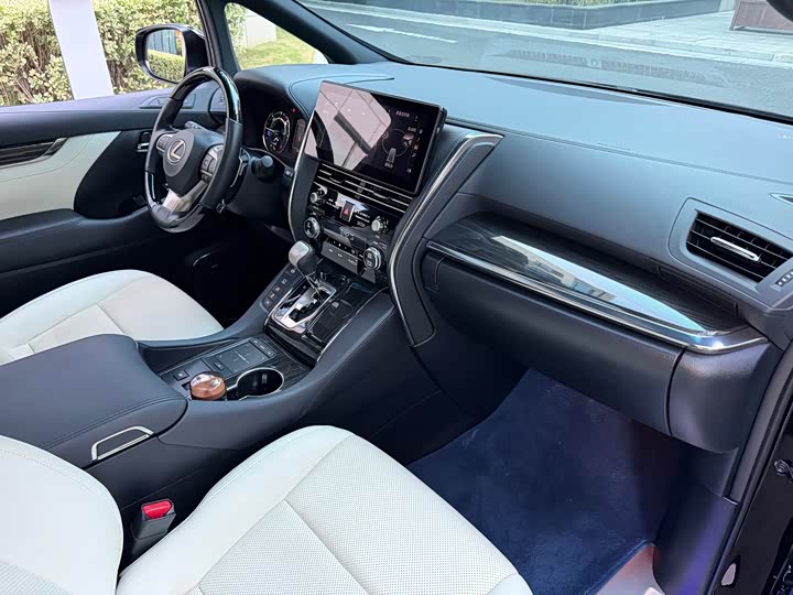 Lexus LM, 2022 — фото 5 из 9