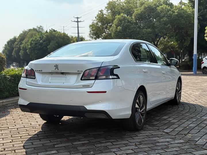 Peugeot 408, 2022 — фото 8 из 9