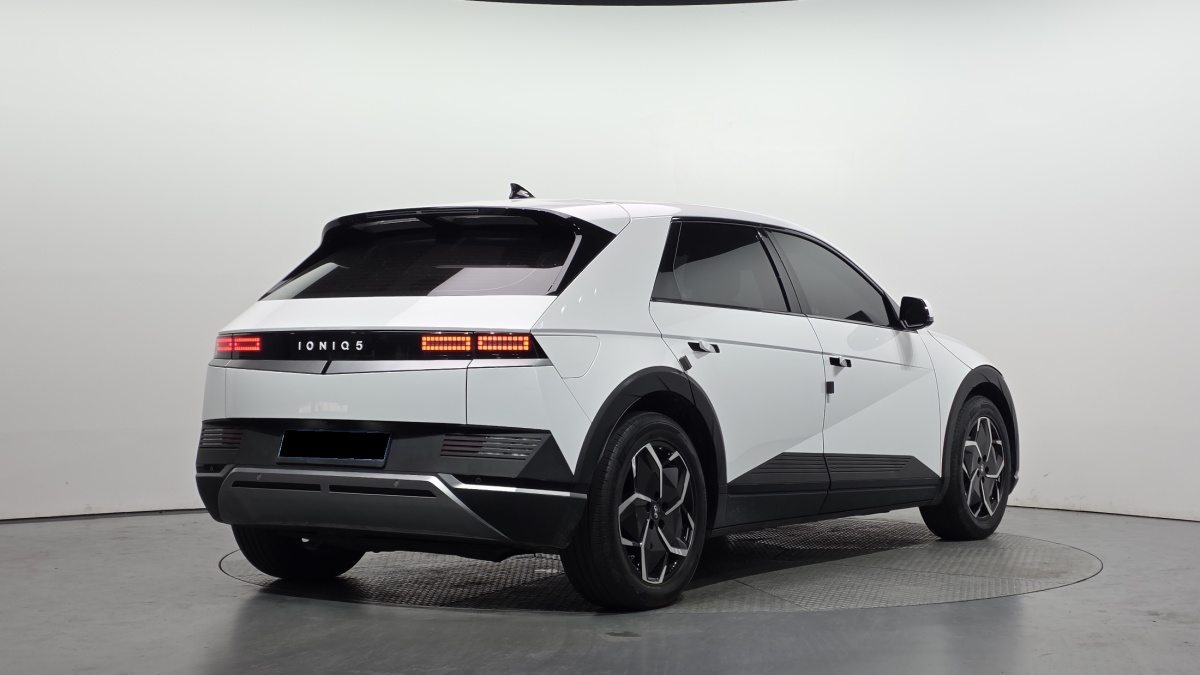 Hyundai Ioniq 5, 2022 — фото 2 из 12