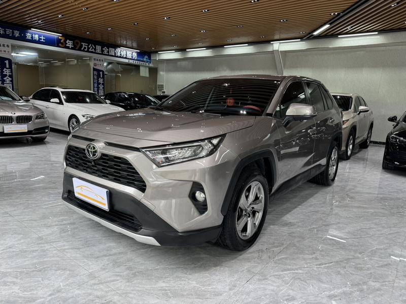 Toyota RAV4, 2022 — купить в Владимире под ключ