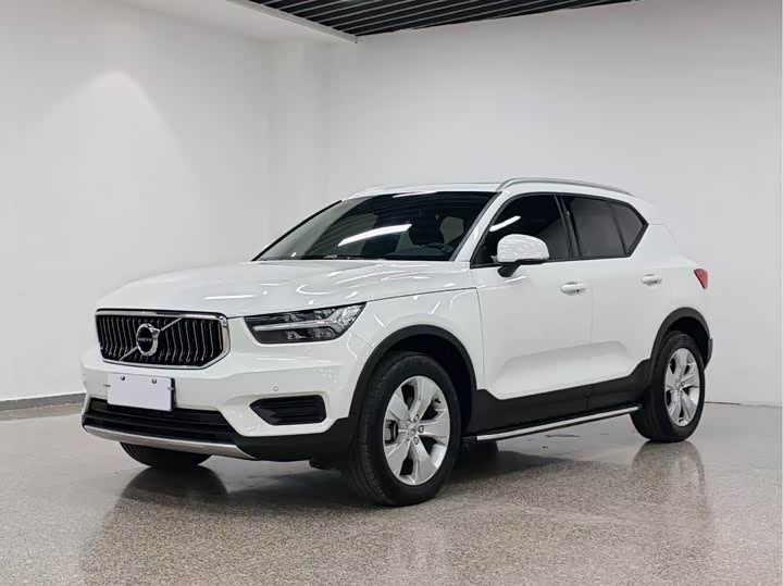 Volvo XC40, 2022 — купить в Кирове под ключ
