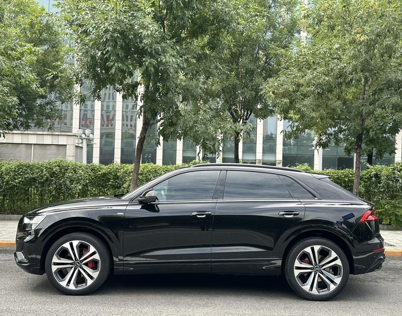 Audi Q8, 2022 — фото 3 из 12