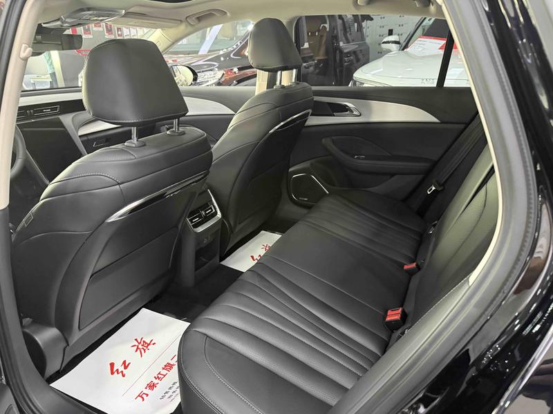Hongqi H5 Hybrid, 2025 — фото 10 из 11