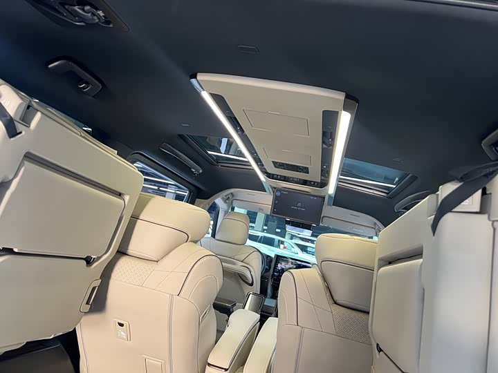Toyota Alphard, 2025 — фото 9 из 9
