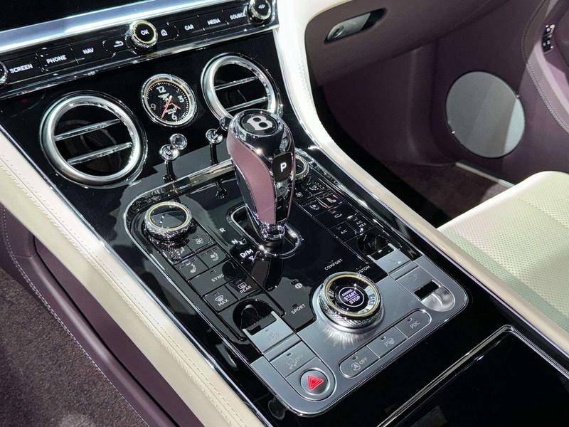 Bentley Continental GT, 2022 — фото 5 из 9