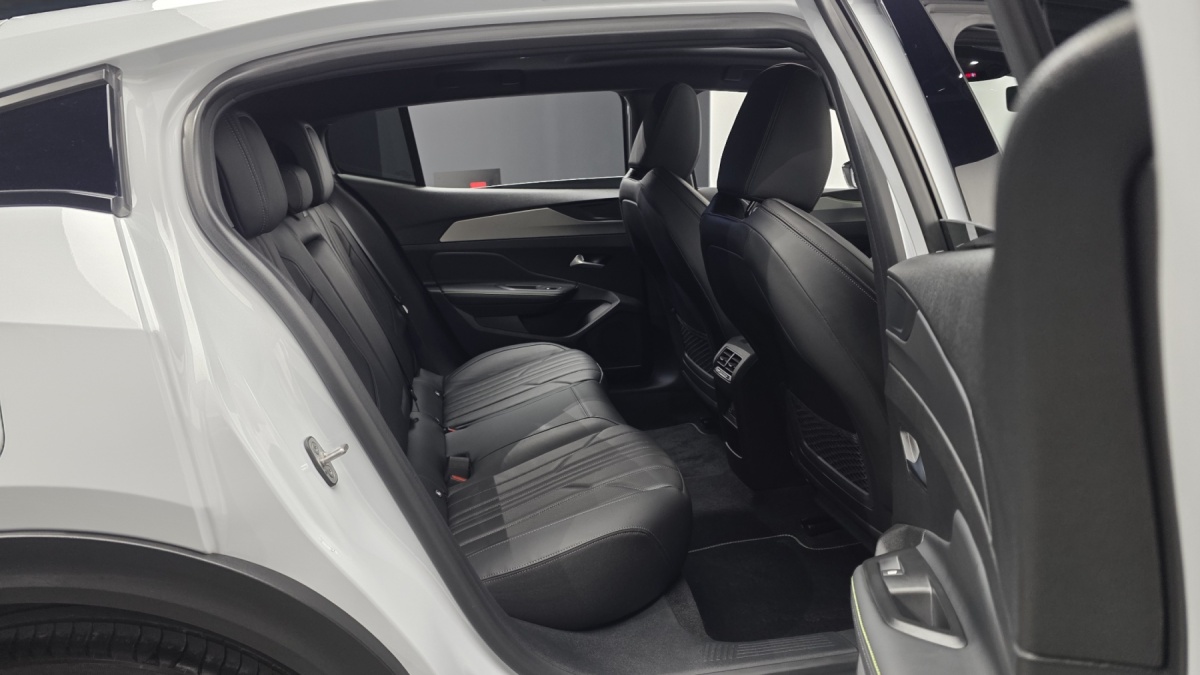 Peugeot 408, 2025 — фото 11 из 12
