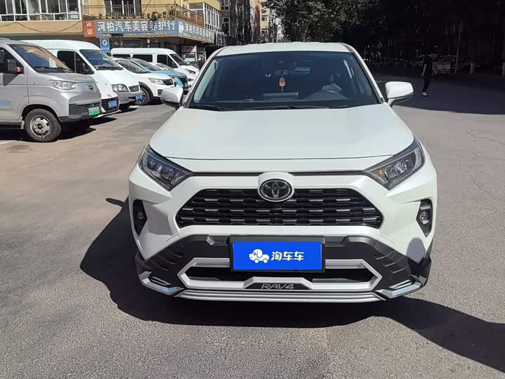 Toyota RAV4, 2024 — фото 2 из 9