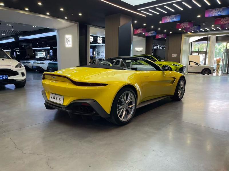 Aston Martin V8 Vantage, 2022 — фото 6 из 11