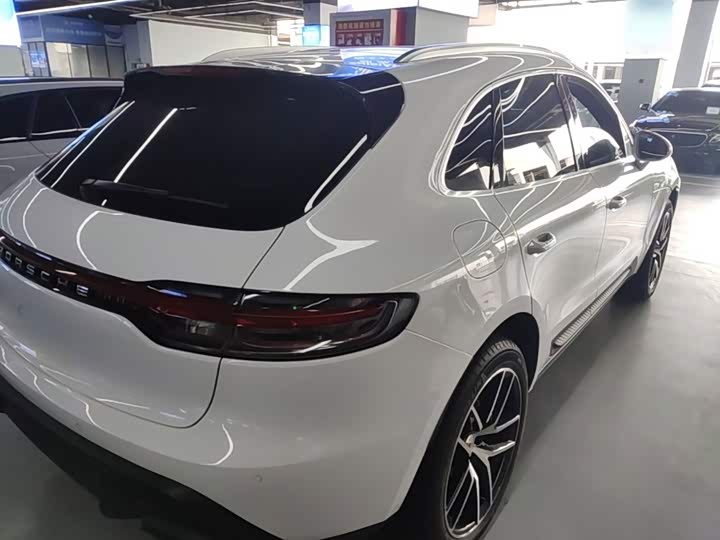 Porsche Macan, 2022 — фото 7 из 9