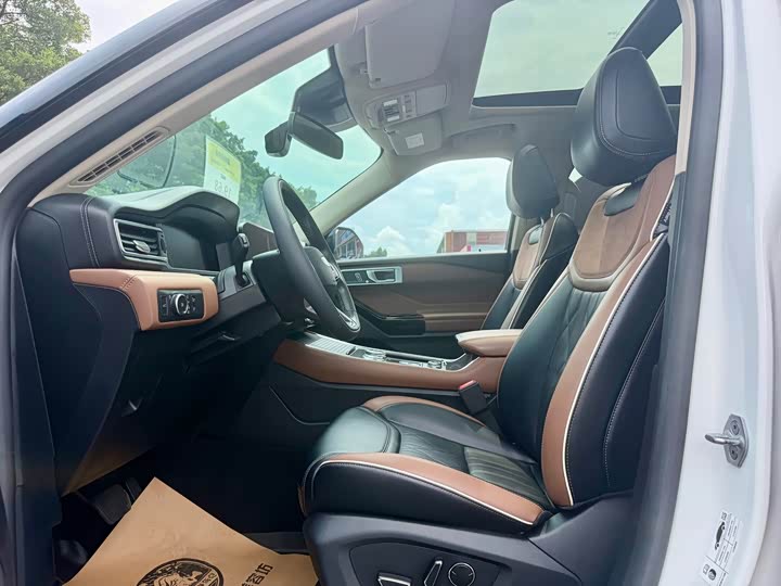 Ford Explorer, 2023 — фото 7 из 9