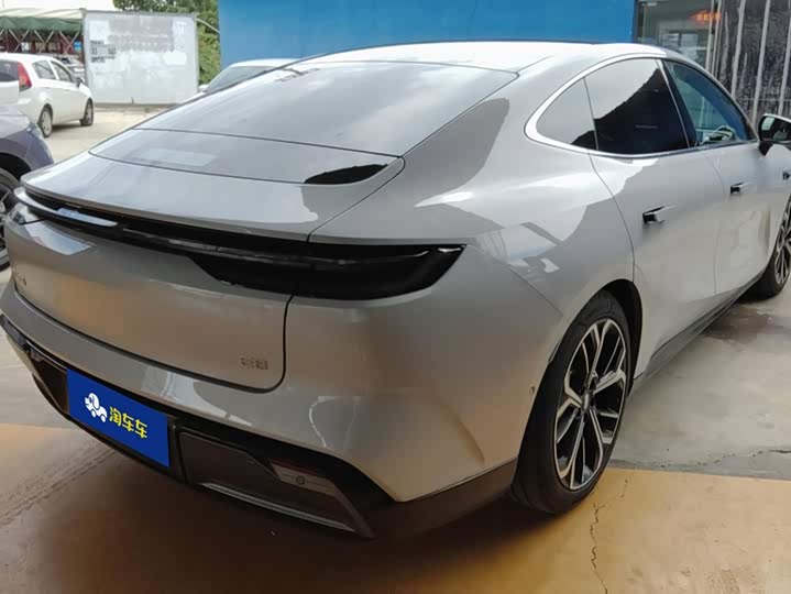 Geely Galaxy E8, 2025 — фото 3 из 9