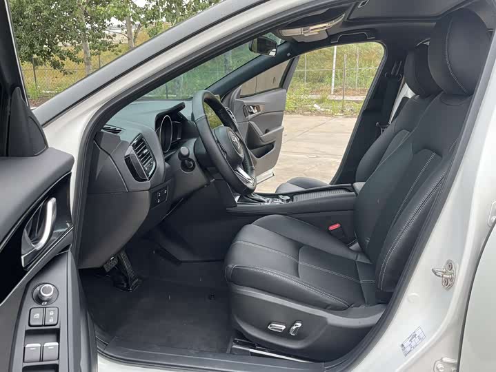 Mazda CX-4, 2023 — фото 7 из 9