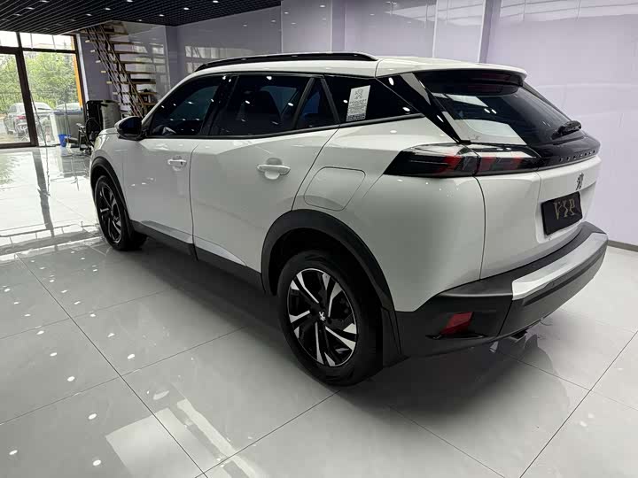 Peugeot 2008, 2022 — фото 5 из 9