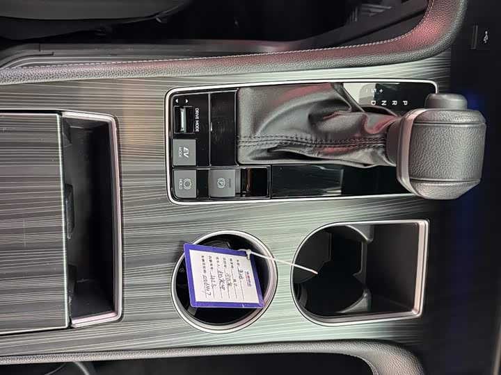 Toyota Sienna, 2021 — фото 8 из 9