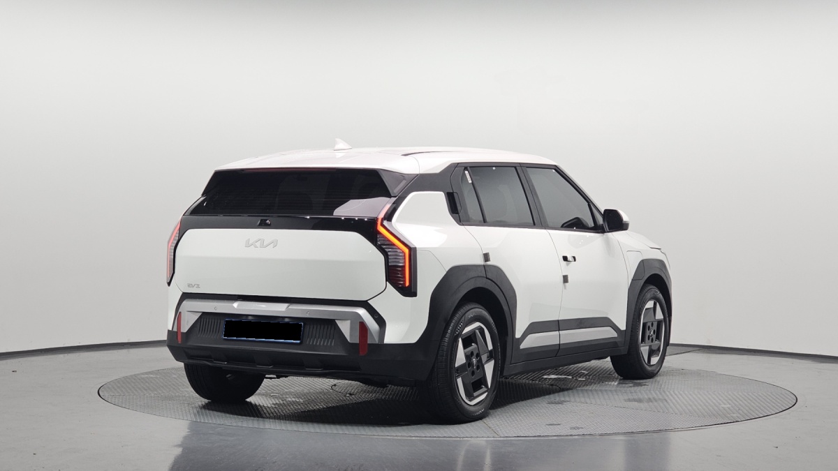 Kia EV3, 2025 — фото 2 из 12