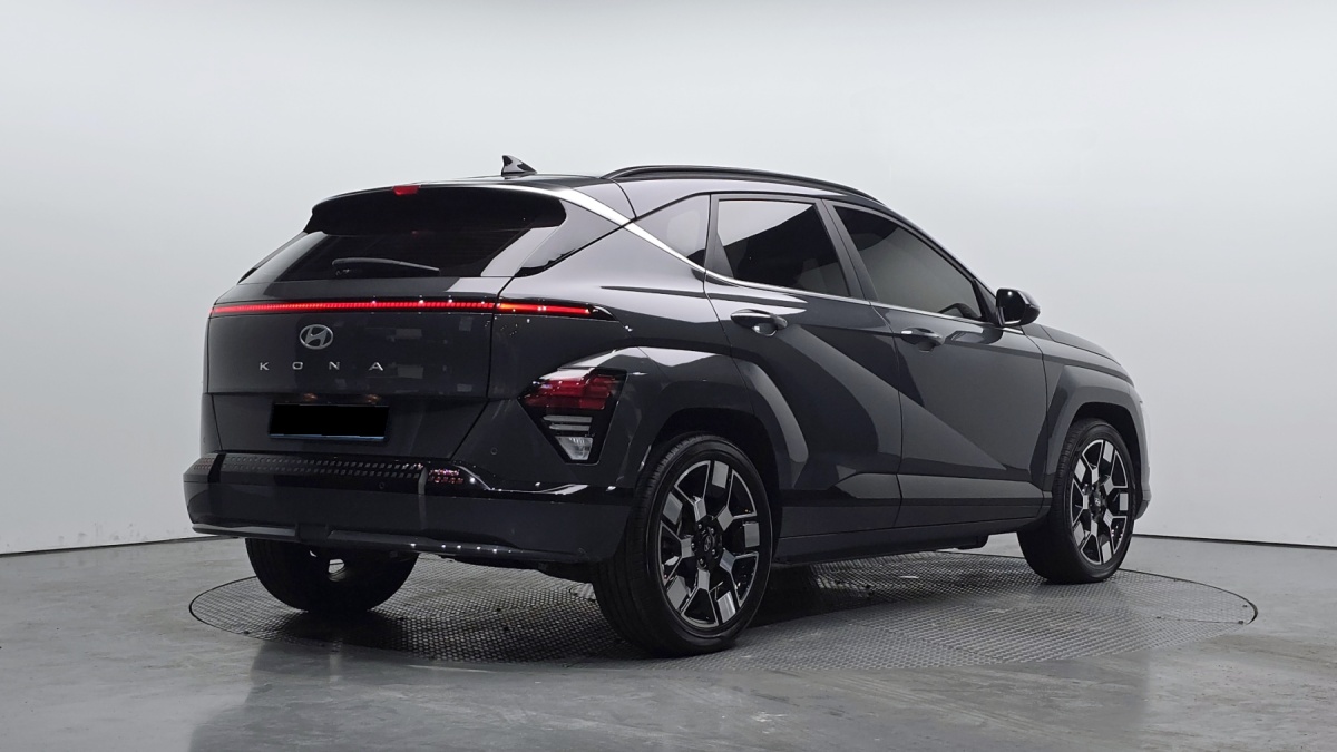 Hyundai Kona, 2023 — фото 2 из 12