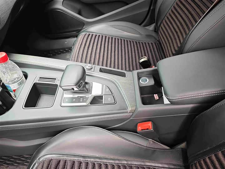 Audi A4L, 2022 — фото 8 из 9