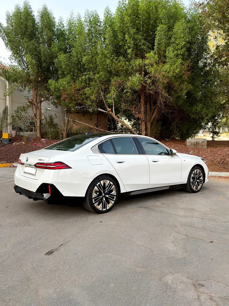 BMW i5, 2026 — фото 7 из 10