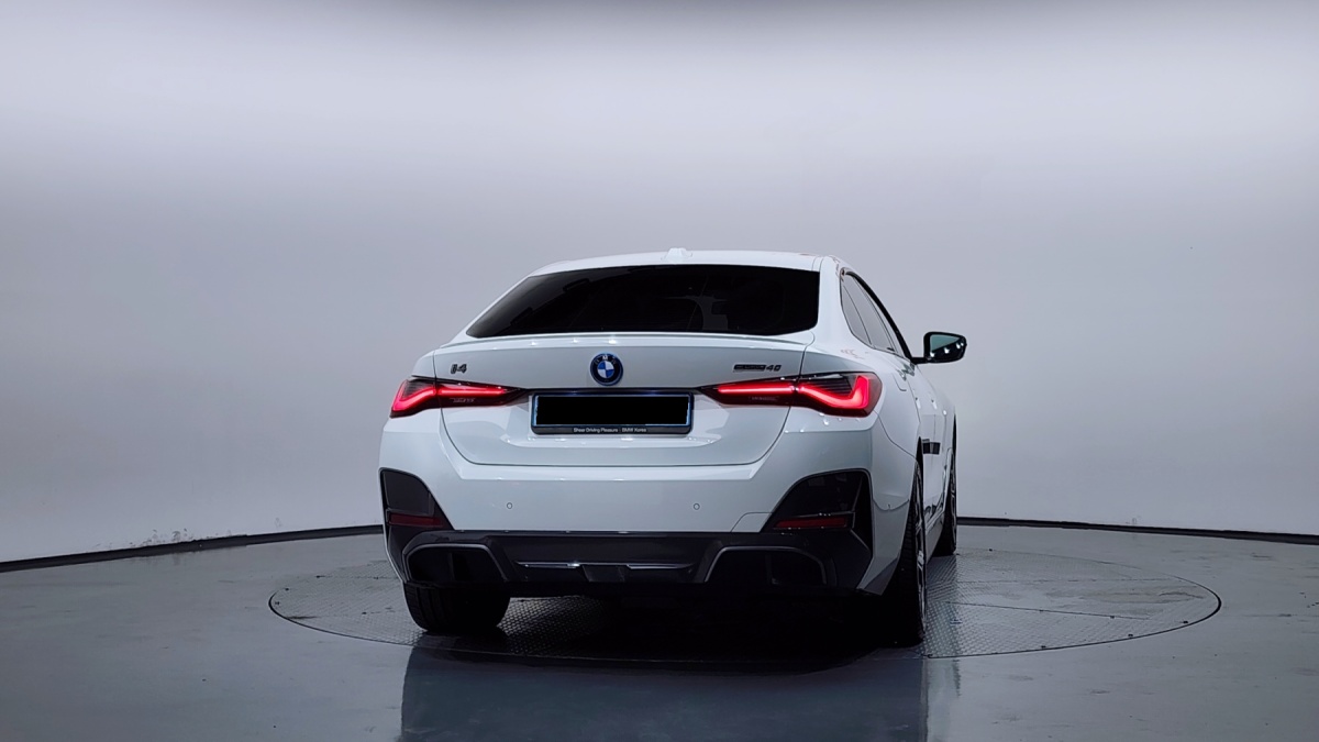 BMW i4, 2022 — фото 4 из 12
