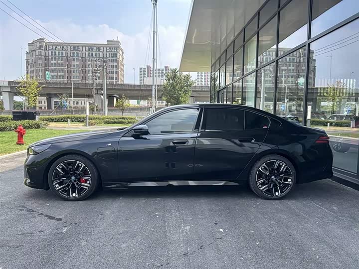 BMW i5, 2026 — фото 3 из 9