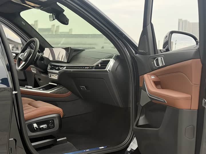 BMW X7, 2025 — фото 6 из 9