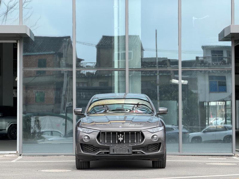 Maserati Levante, 2021 — фото 2 из 12
