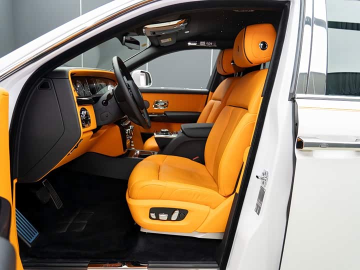 Rolls-Royce Phantom, 2022 — фото 9 из 9