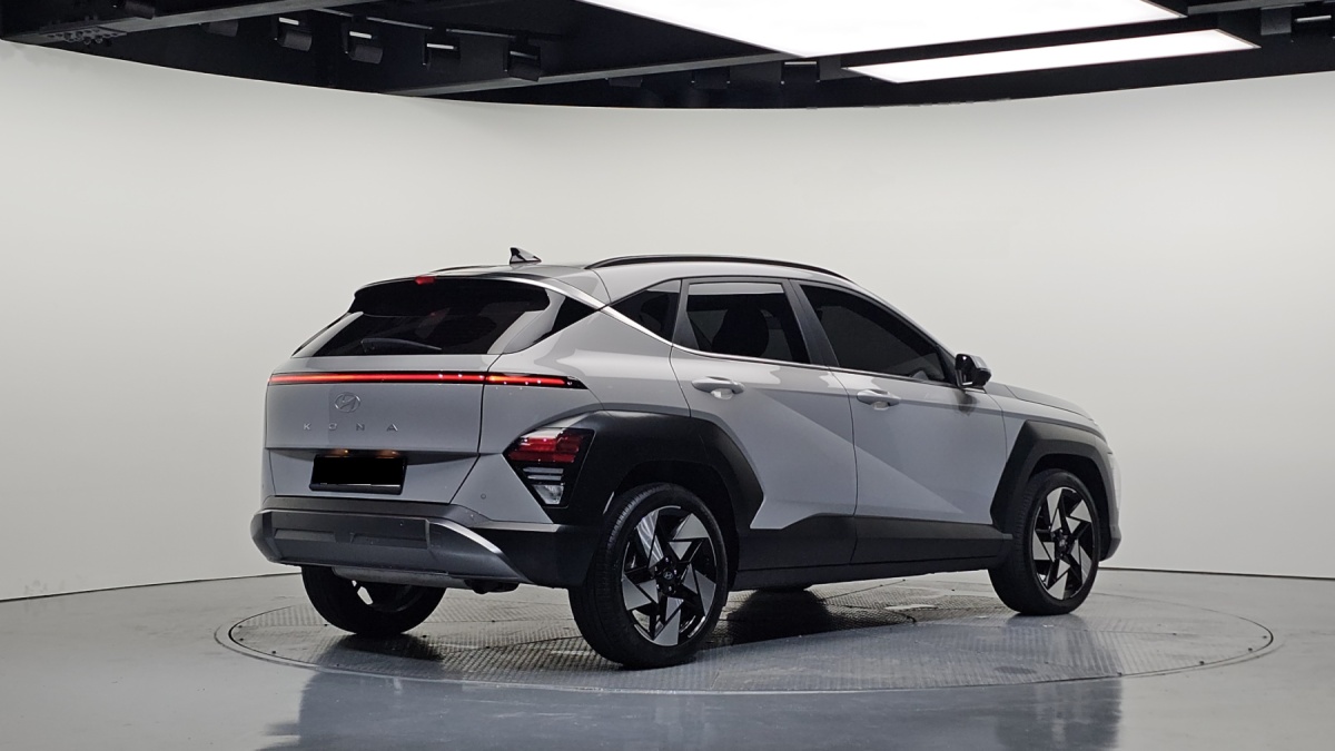 Hyundai Kona, 2023 — фото 2 из 12