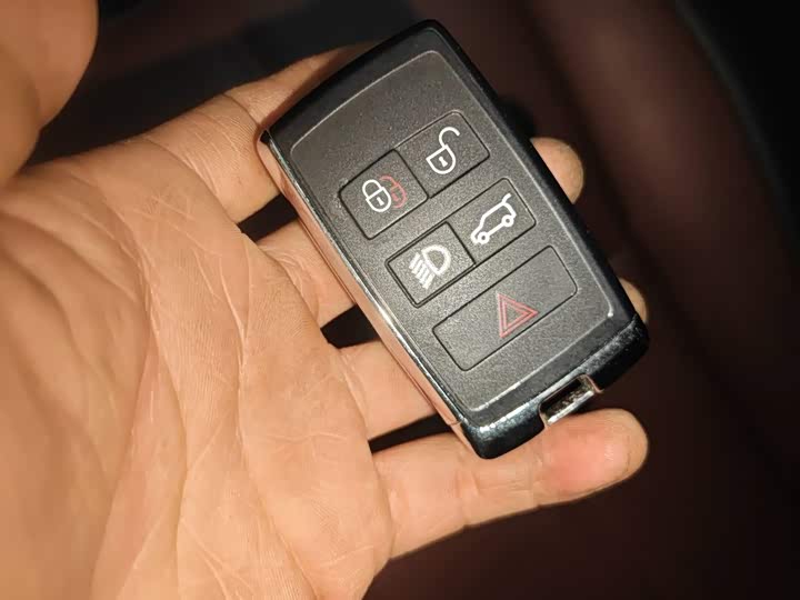 Land Rover Range Rover Evoque L, 2024 — фото 9 из 9