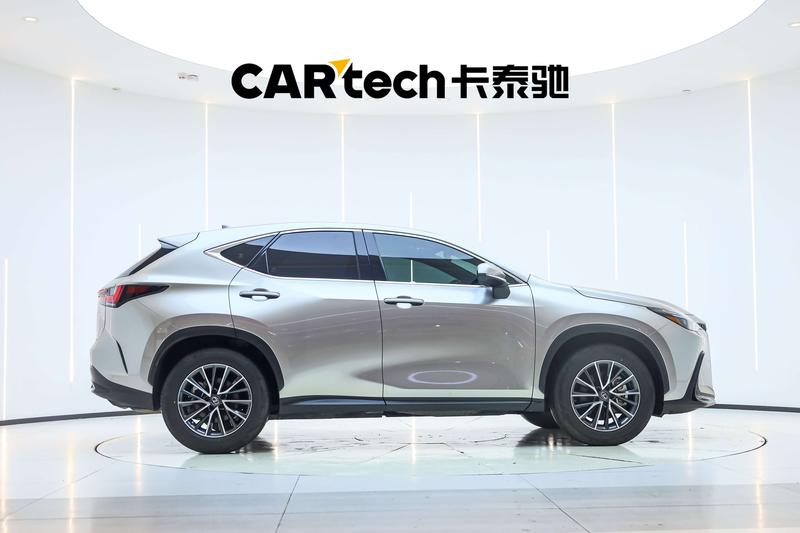 Lexus NX, 2022 — фото 8 из 12