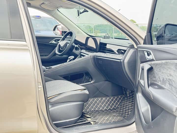 Roewe D5X DMH, 2025 — фото 9 из 9