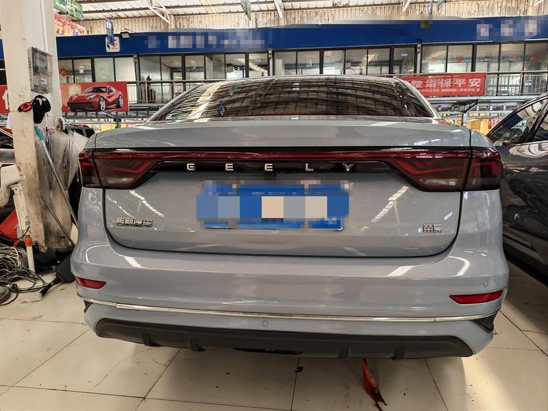 Geely Emgrand, 2023 — фото 5 из 10