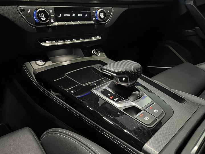 Audi Q5L, 2023 — фото 6 из 9