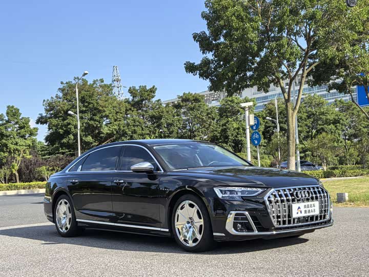 Audi A8, 2022 — фото 3 из 9