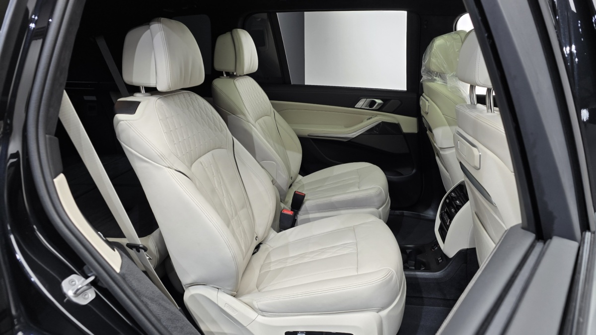 BMW X7, 2024 — фото 10 из 12