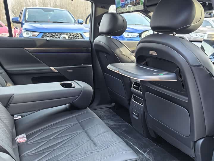 Dongfeng Yipai eπ 008, 2025 — фото 8 из 9