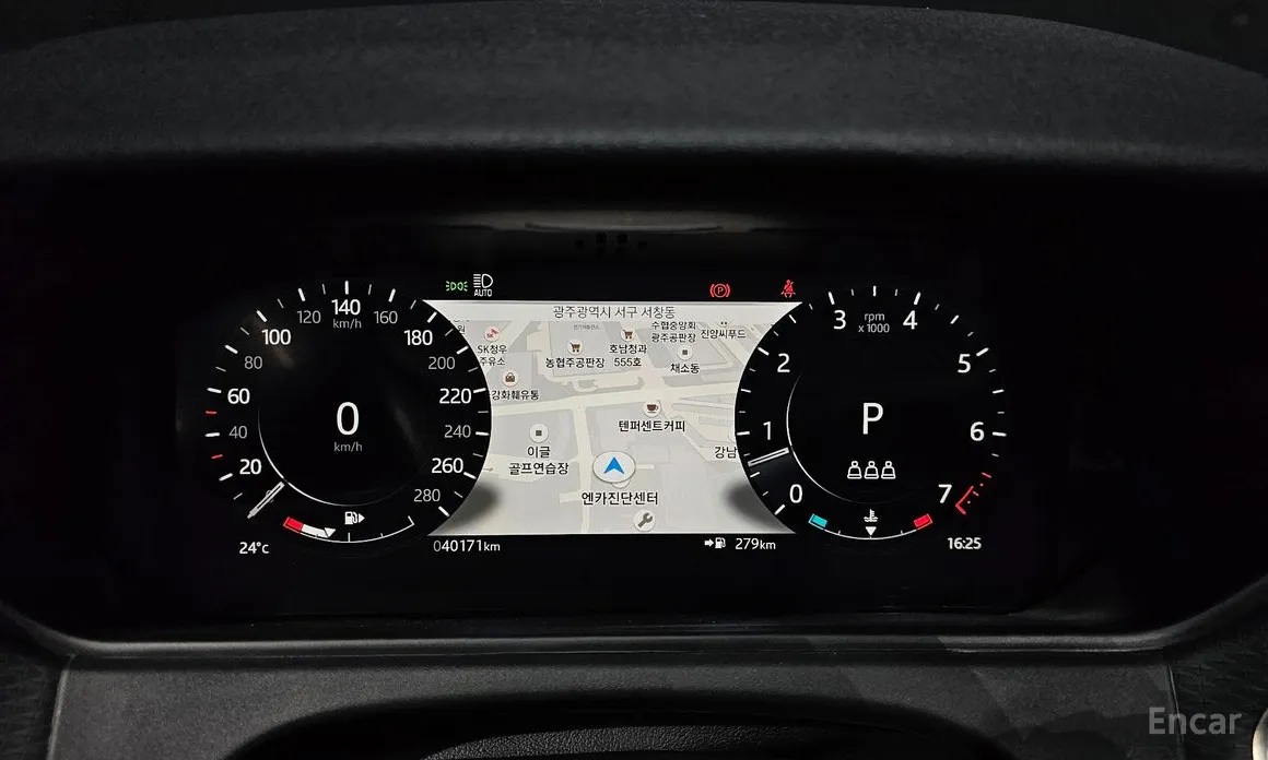 Land Rover Range Rover Velar, 2023 — фото 8 из 12