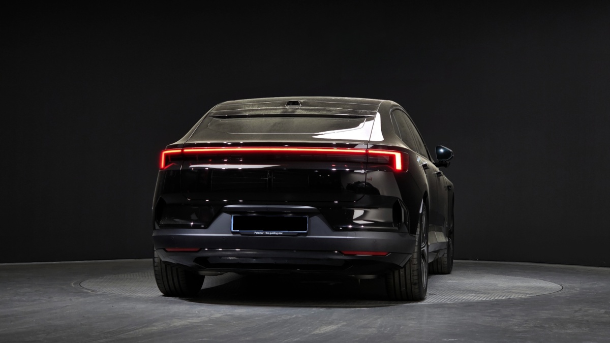 Polestar 4, 2025 — фото 4 из 12