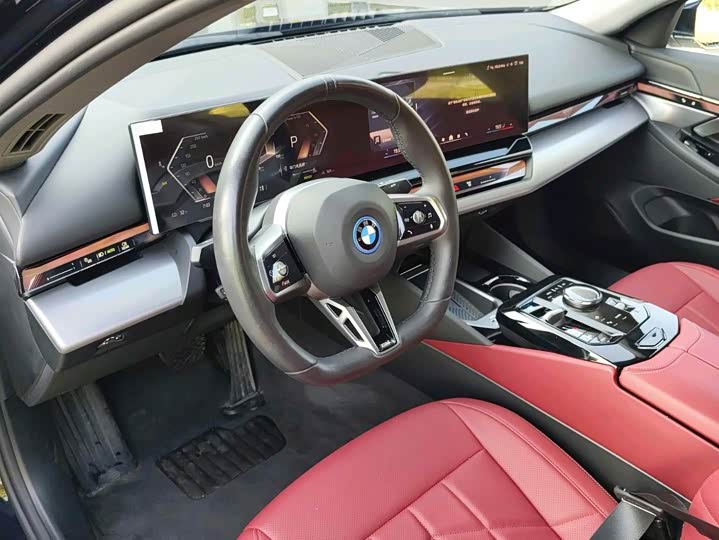 BMW i5, 2025 — фото 3 из 9