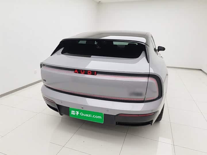 Audi × SAIC E5 Sportback, 2025 — фото 8 из 9