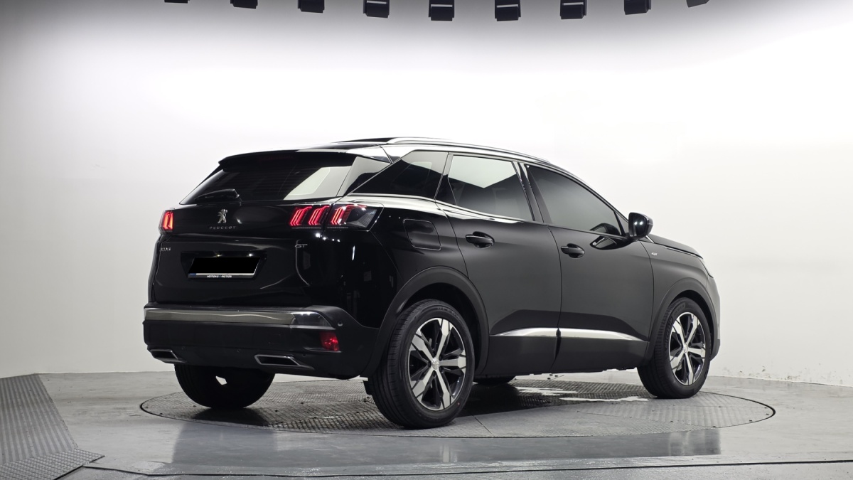 Peugeot 3008, 2022 — фото 2 из 12