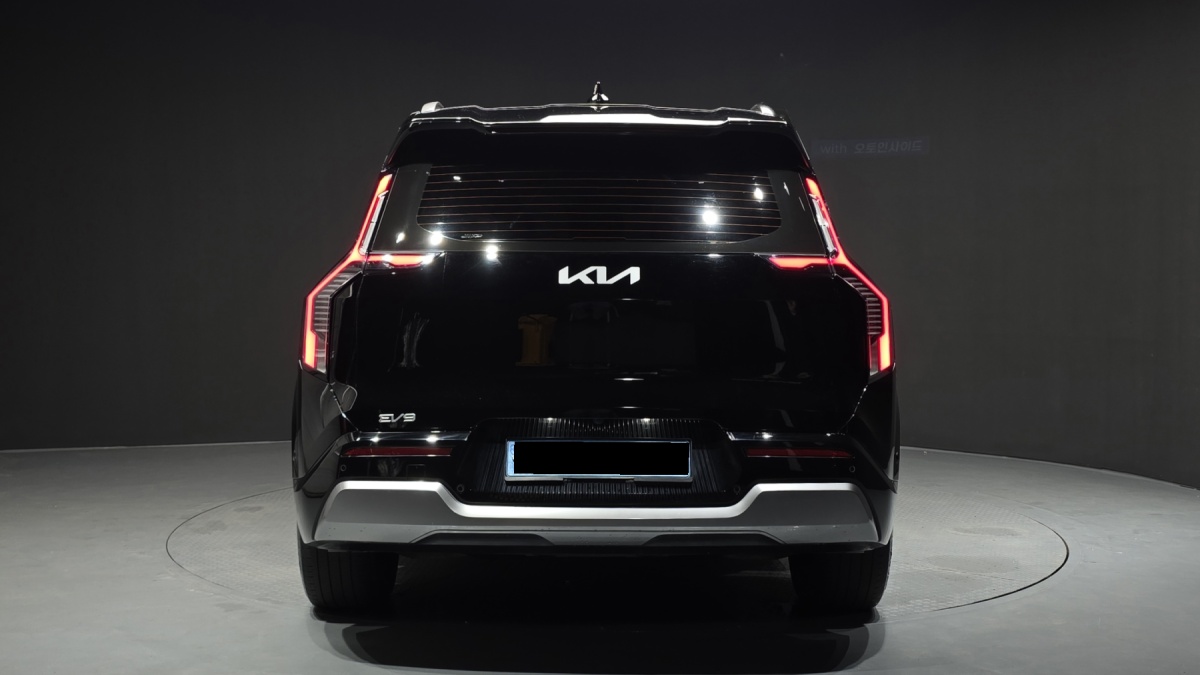 Kia EV9, 2023 — фото 4 из 12