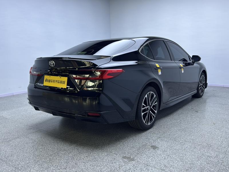 Toyota Camry, 2025 — фото 7 из 12