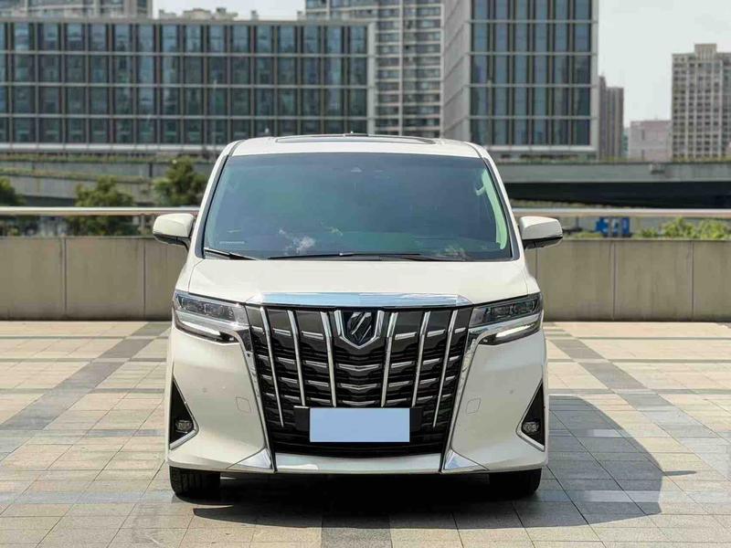 Toyota Alphard, 2022 — фото 2 из 12