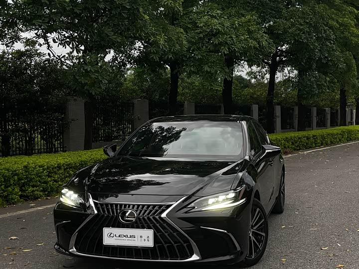 Lexus ES, 2023 — купить в Саратове под ключ