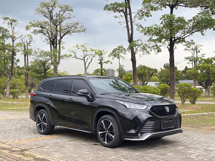 Toyota Crown Kluger, 2023 — фото 3 из 9