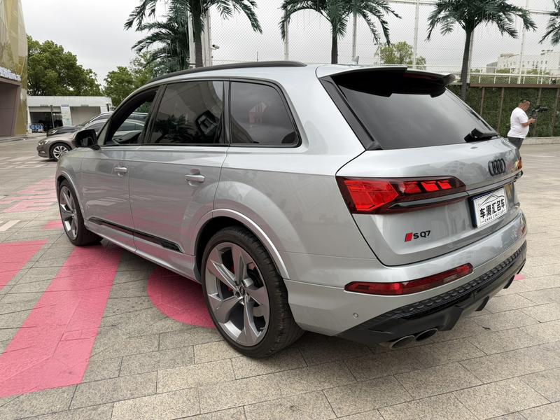 Audi SQ7, 2024 — фото 5 из 9