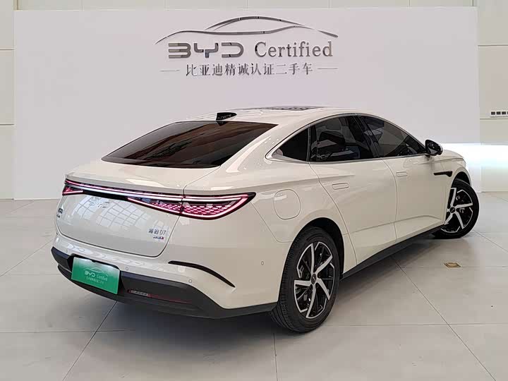 BYD Seal 07 DM-i Hybrid, 2025 — фото 4 из 9